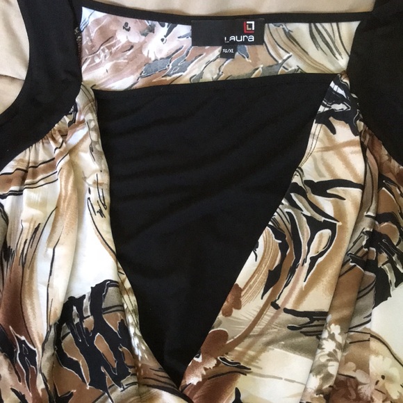 ❇️4/$20 Sleeveless casual top - Picture 2 of 5